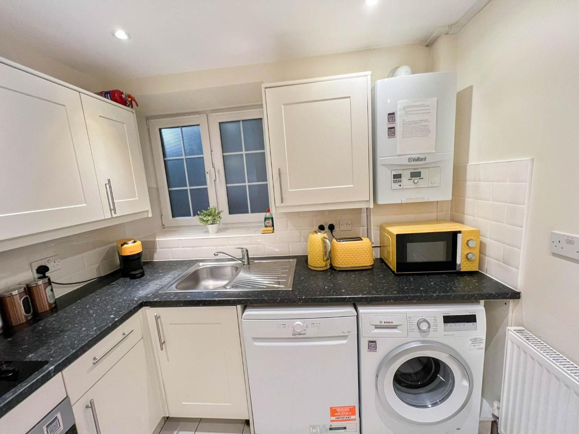 Chic 2-bedroom Flat With Free Wi-fi Few Steps From The Oval Apartamento