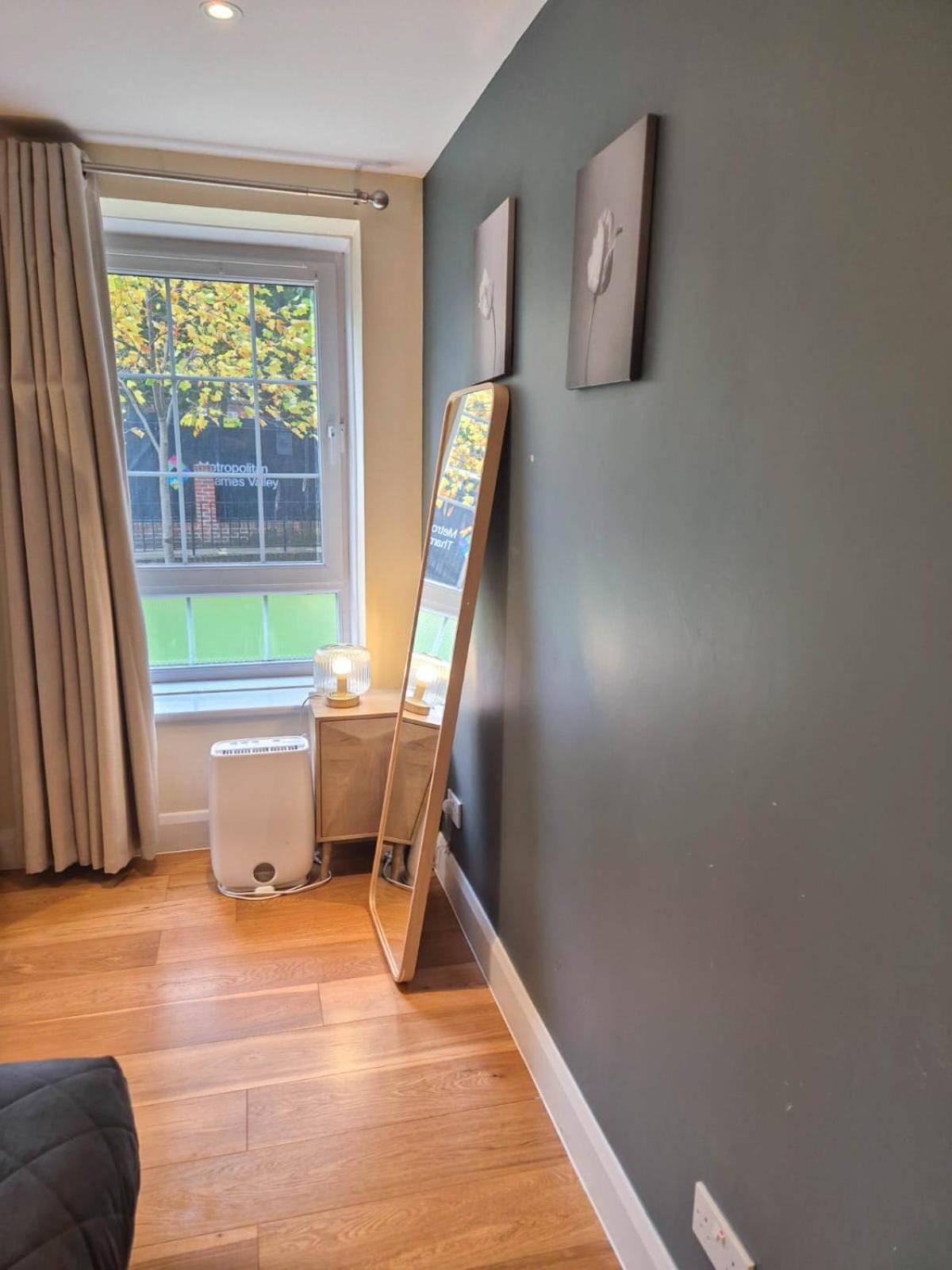 Chic 2-bedroom Flat With Free Wi-fi Few Steps From The Oval Apartamento
